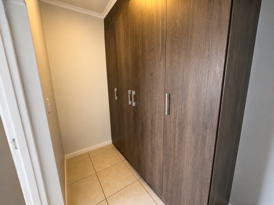 1 Bedroom Property for Sale in Sandown Western Cape